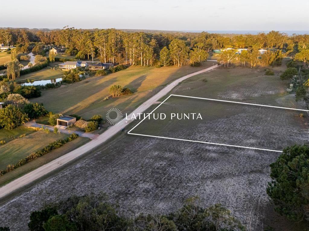 Terreno a la venta en Manantiales , Country
