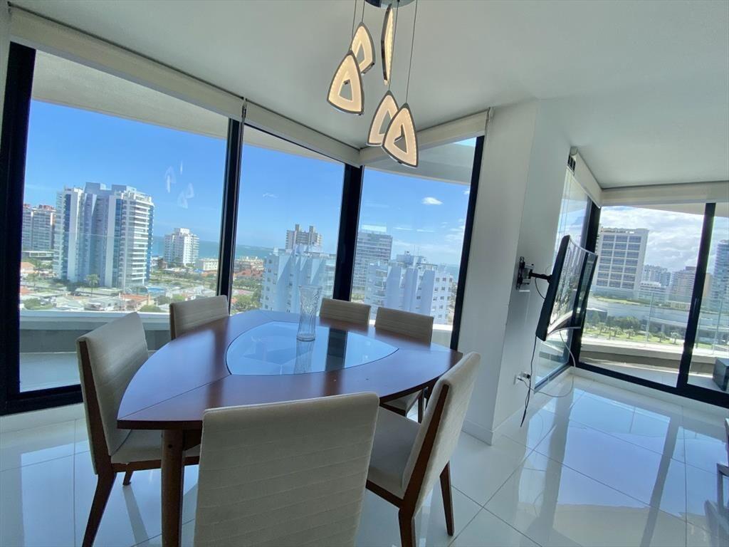 ALQUILER ANUAL DE 3 SUITES EN EDIFICIO ARTOWER CON SERVICIO