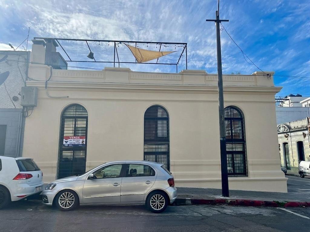 Venta apto dúplex 2 dormitorios y patio en Palermo