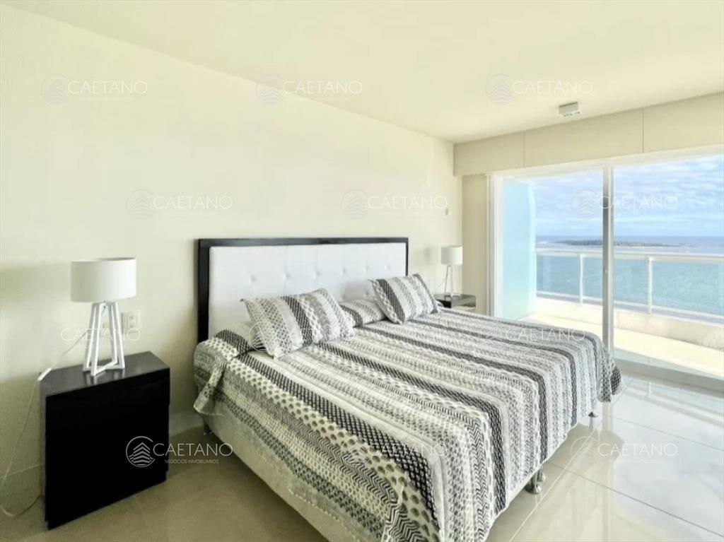 Venta apartamento 3 suite más dependencia en del