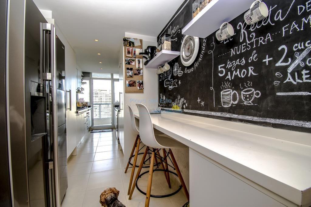 Venta de apartamento de tres dormitorios más en