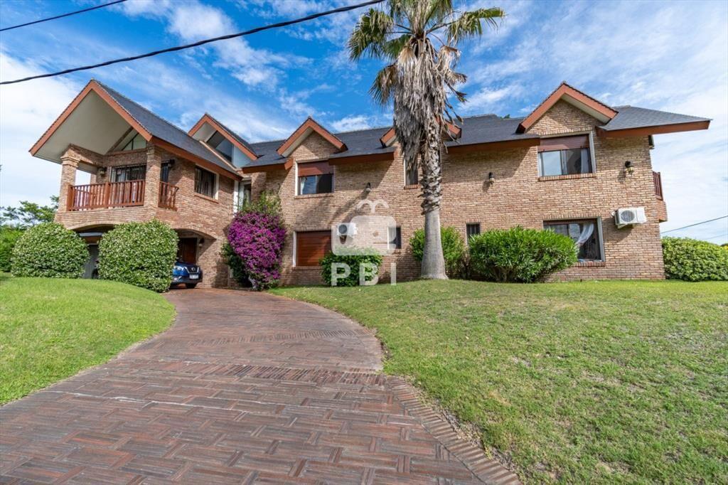 Venta casa de 7 dormitorios,Playa Mansa, Punta -