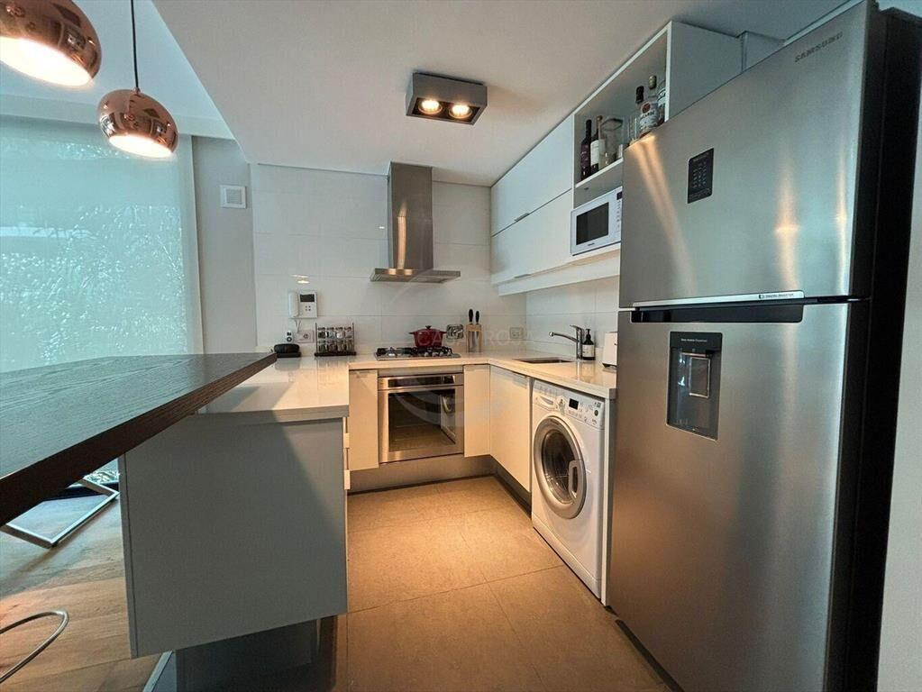 CASATROJA Venta de amplio apartamento 1 dormitorios con opc