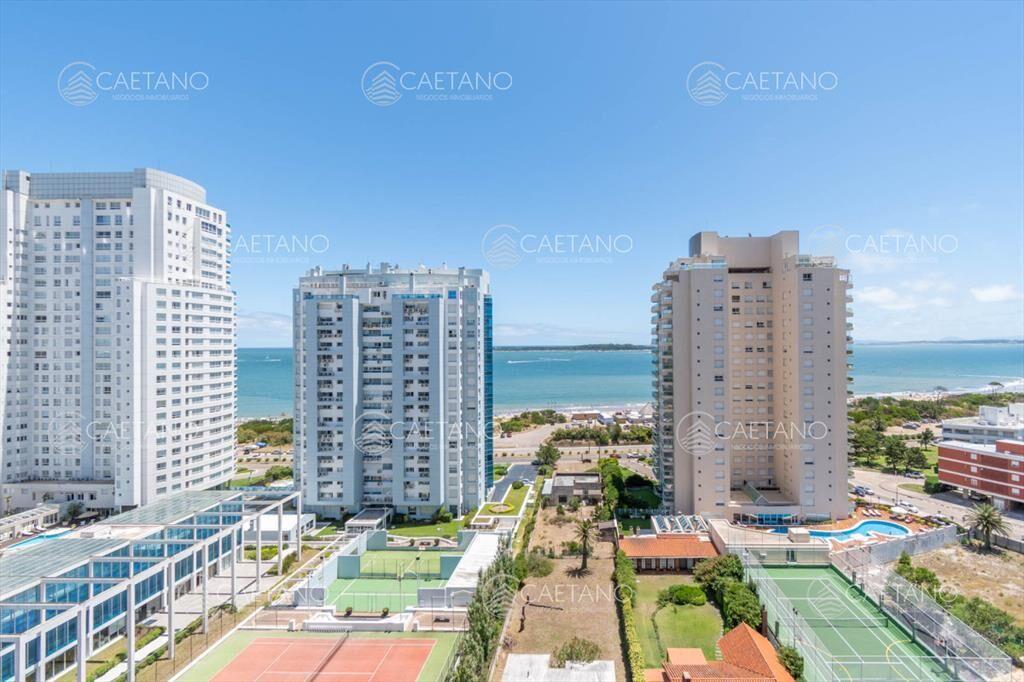 Excelente Apartamento de 3 Dormitorios con Vista al Mar - V