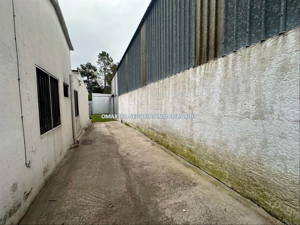 VENTA LOCAL + CASA, 400M2 EDIFCIADOS EN 1560M2, GALPON, DEP