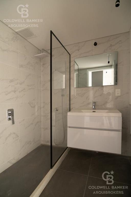 Venta apartamento penthouse cuatro dormitorios con renta en