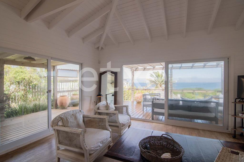 Venta de Casa en La Pedrera, Rocha. ...