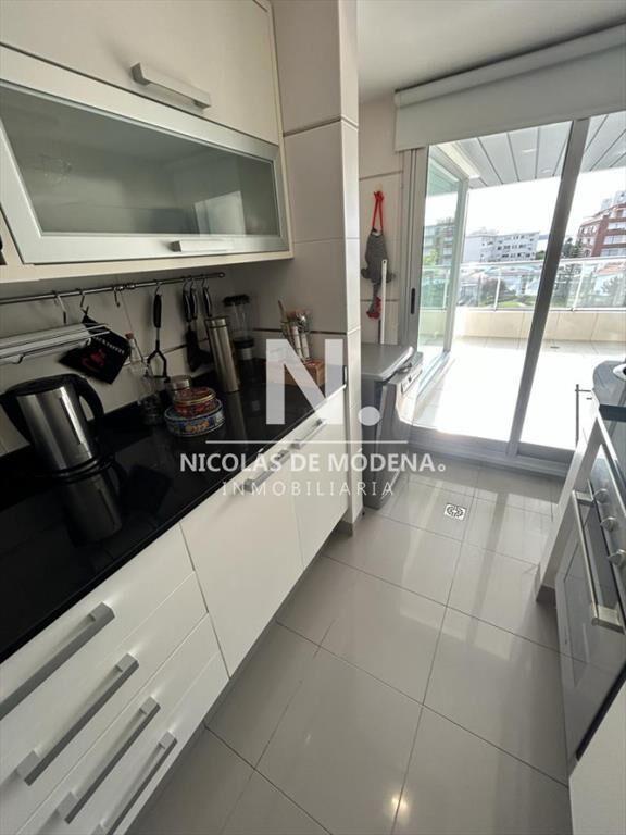 Vende impecable apartamento de 2 dormitorios en