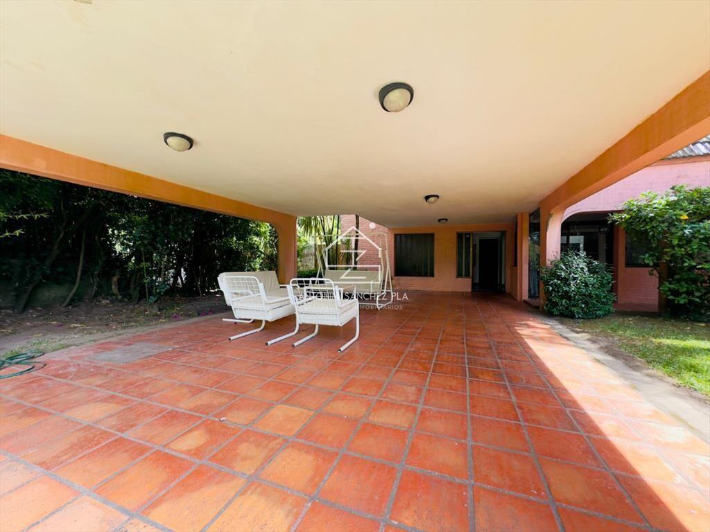 Amplia casa en Playa mansa