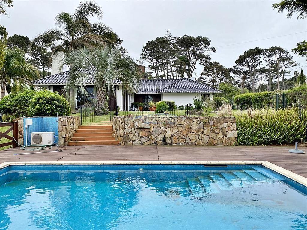 MagnÃfica casa en venta en Playa Mansa!!