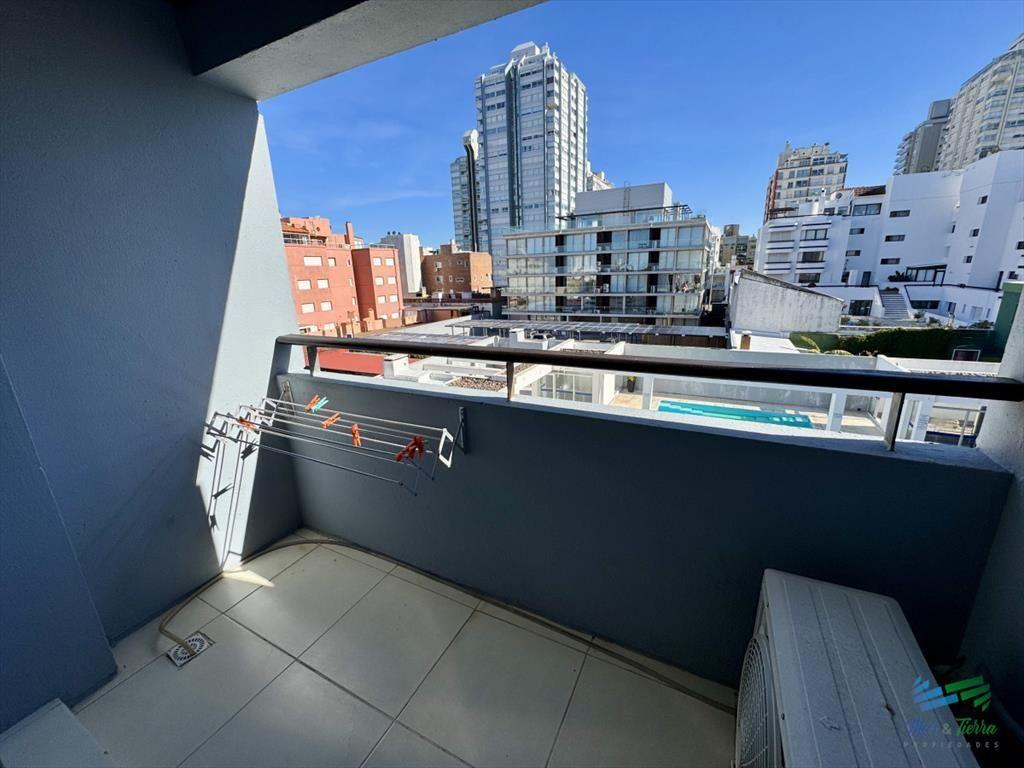 En venta apartamento 1 dormitorio con parrillero