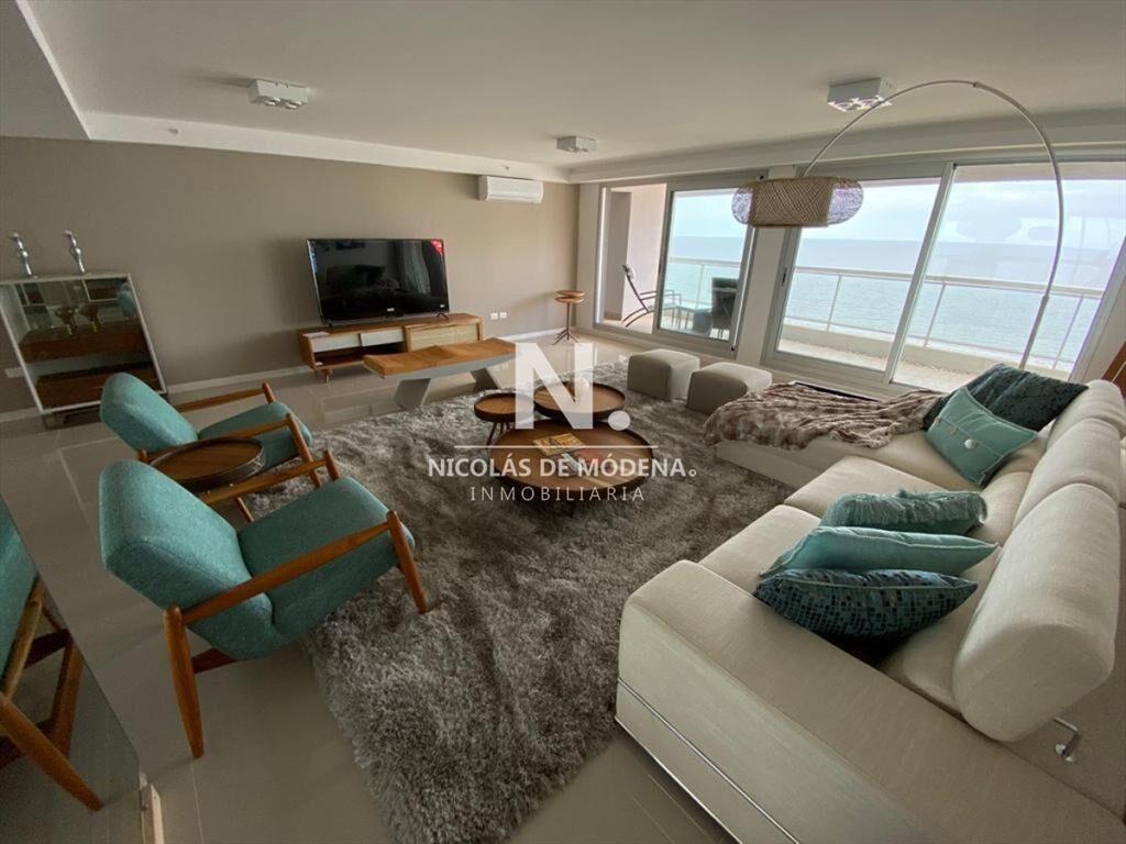 Departamento en venta de 4 dormitorios Punta Del