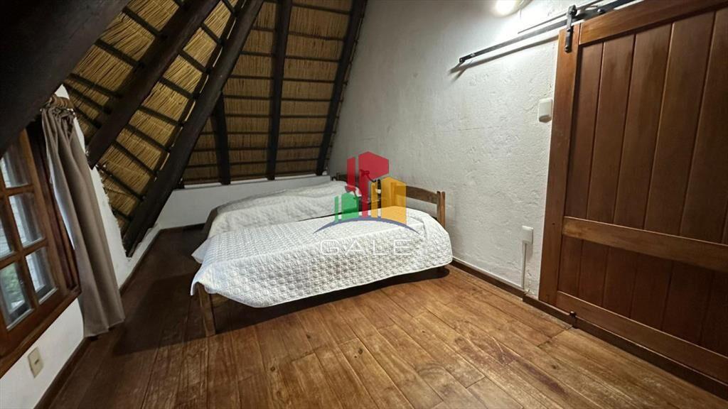 Vendo Excepcional Chalet de 4 Dorm y 4 baÃ±os en