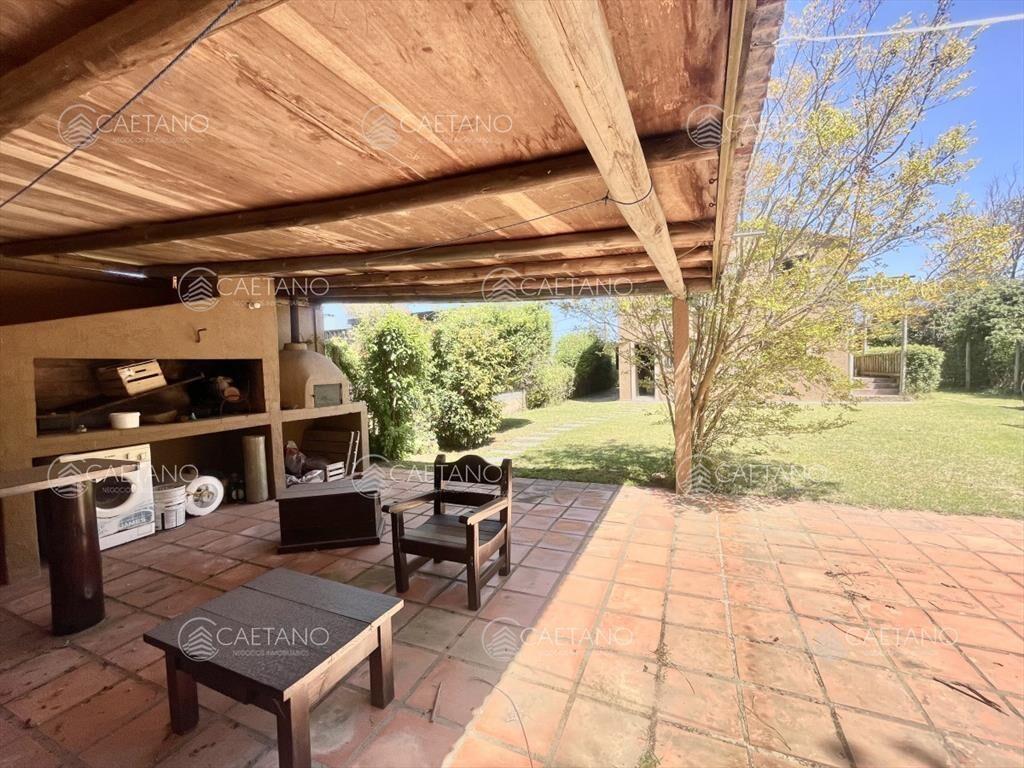 Alquiler casa 3 dormitorios en Balneario Bs As - Punta del