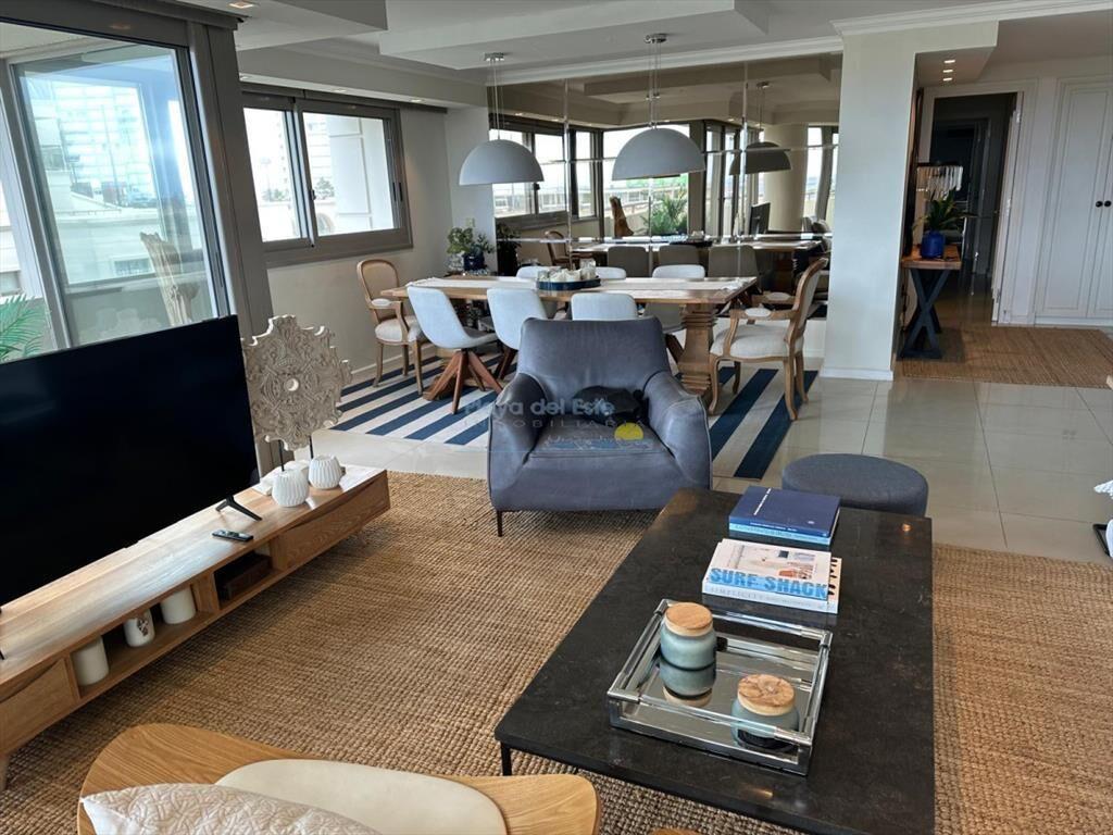 Apartamento en Alquiler de 3 dormitorios en Torre