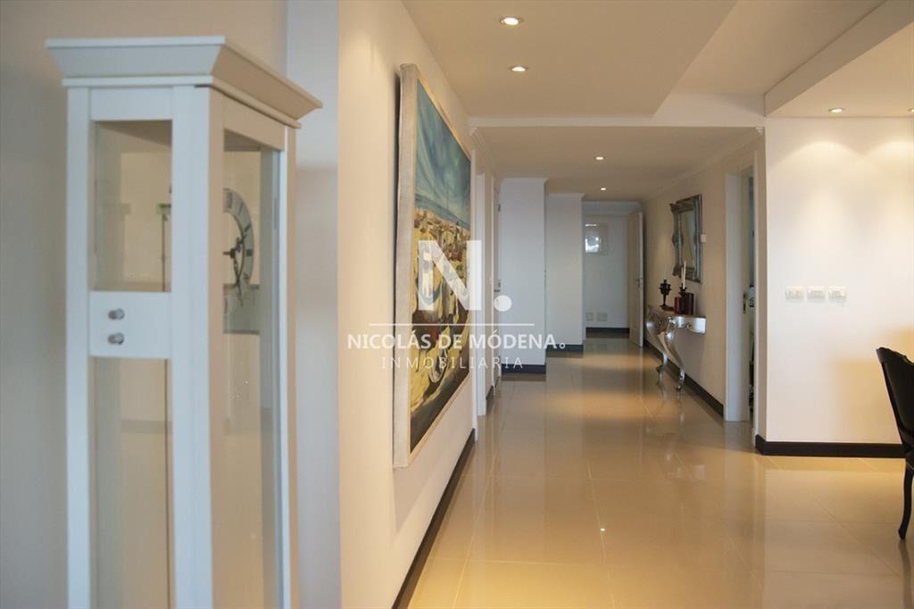 Departamento en venta frente al mar. Torre Lobos,