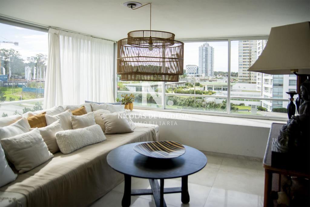 Vende apartamento de 3 dormitorios en Tiburon ,