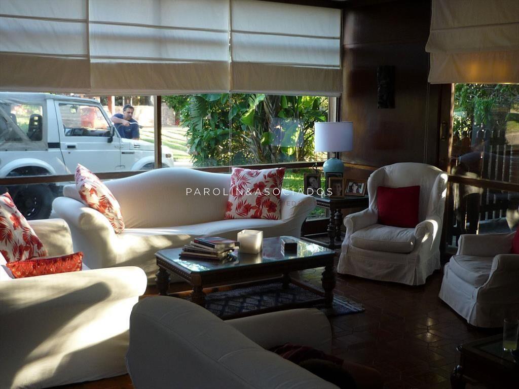 Muy linda casa de 5 dormitorios en venta en Punta