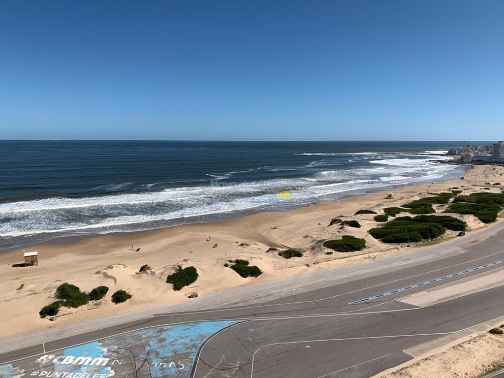 Apartamento en Alquiler de 3 dormitorios en , ,