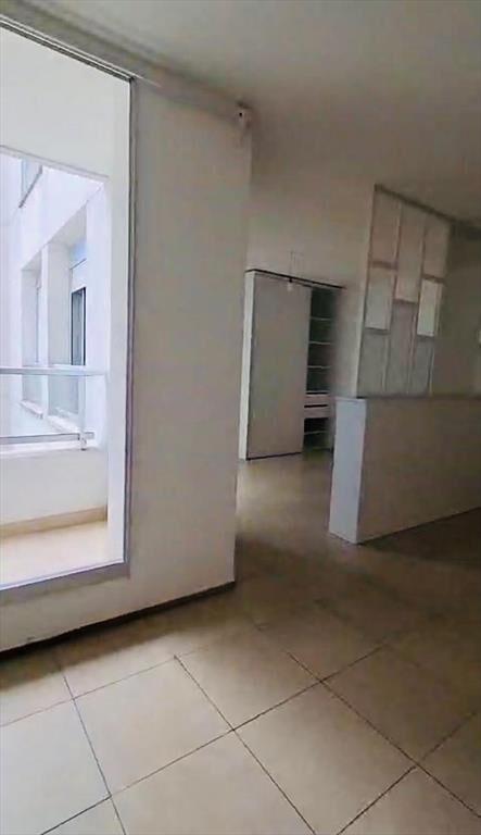 Amplio monoambiente con buena división de dormitorio | La C