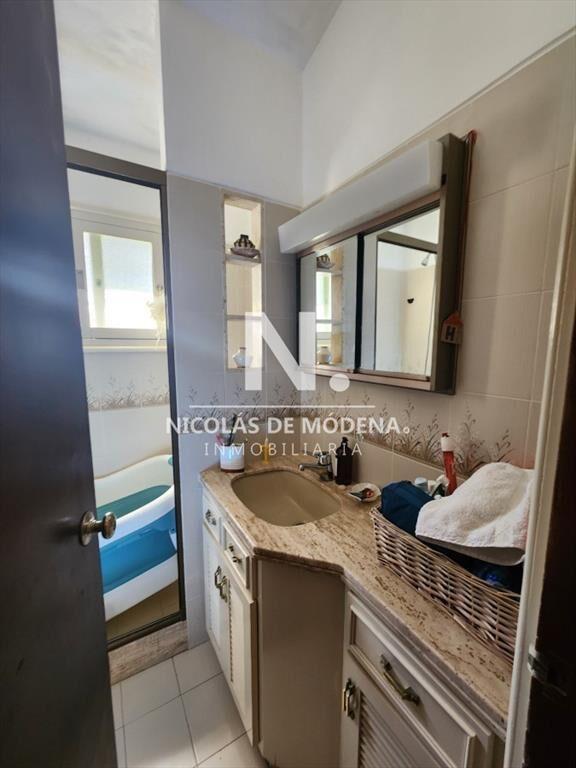 Casa de 3 domritorios y dependencia en venta en