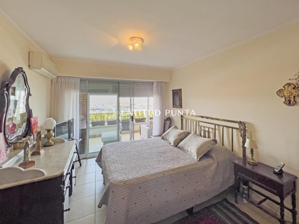 Puerto de Punta del Este, apartamento de 4 dormitorios