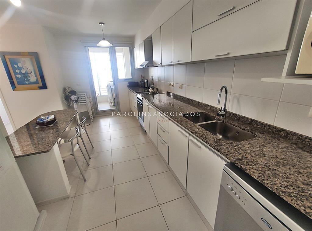 Apartamento en venta a metros de mar en edificio The Forest