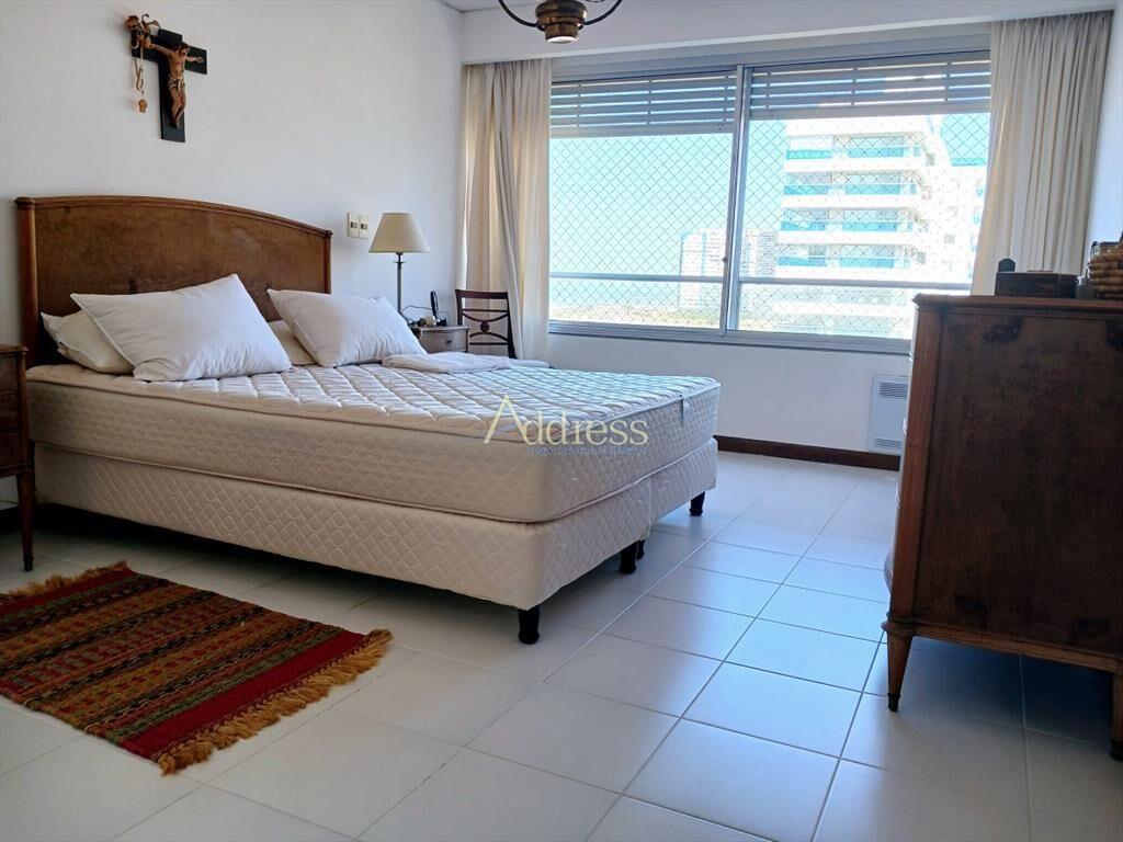 Venta Apto. Rambla Brava 3 dorm. y servicio