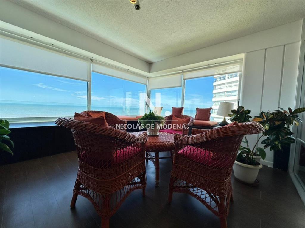 VENTA DE APARTAMENTO SOBRE PLAYA BRAVA