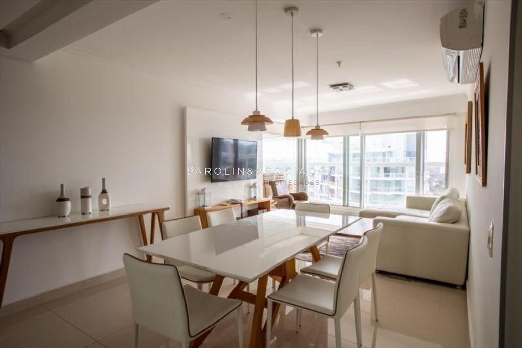 Apartamento en venta de 3 dormitorios en Miami