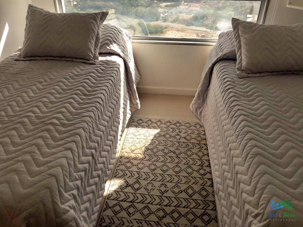 Apartamento en Roosevelt, 2 dormitorios, edificio