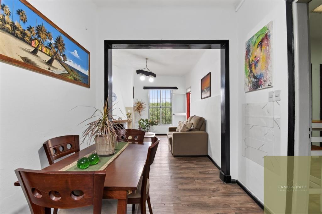 Venta casa de altos 3 dormitorios azotea en Perez Catell...
