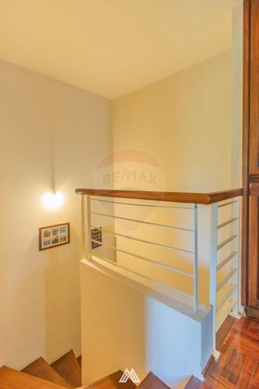 Venta dúplex 2D. con jardín propio y cochera