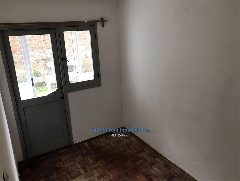Apartamento en venta en planta baja. Está alquilado.