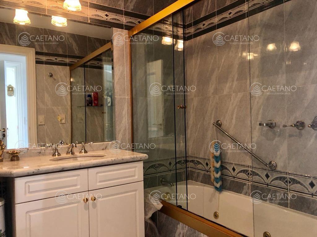 Venta apartamento 3 dormitorios + servicio. Playa