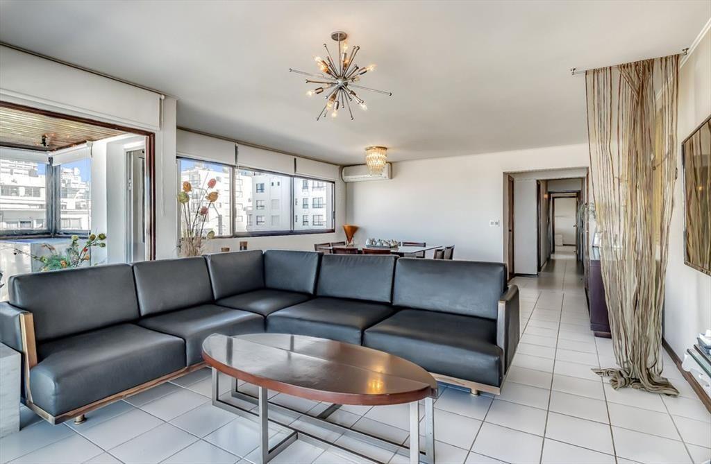 APARTAMENTO EN VENTA 3 DORMITORIOS FRENTE AL MAR.