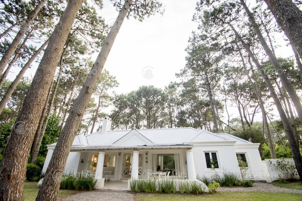 Laguna Blanca Alquiler Casa Cuatro Dormitorios