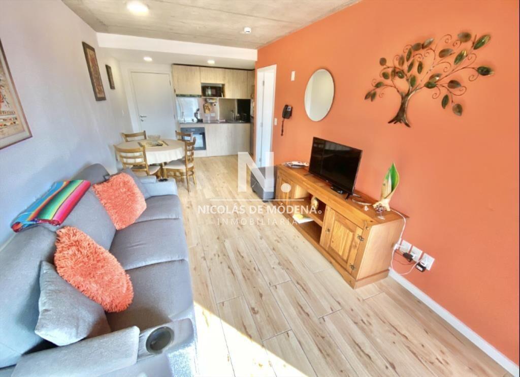 Vende apartamento de 1 dormitorio, con balcon en
