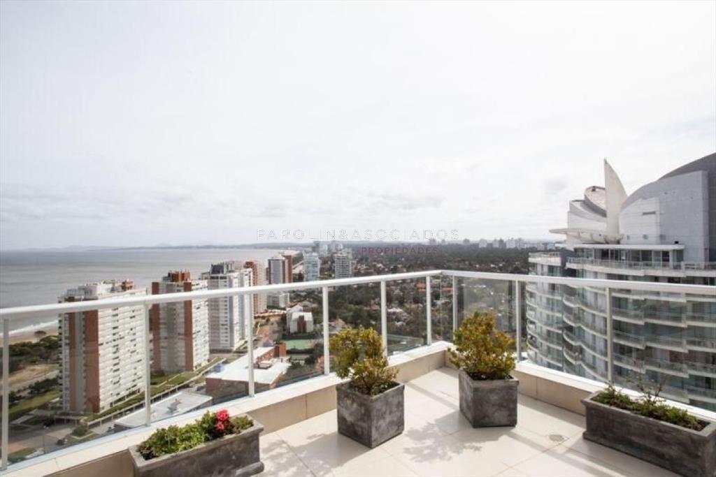 Apartamento en venta de 3 dormitorios en Miami