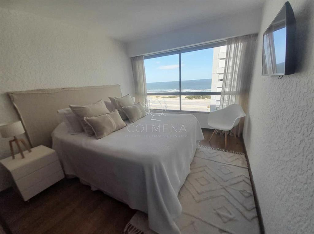 Apartamento en playa brava.