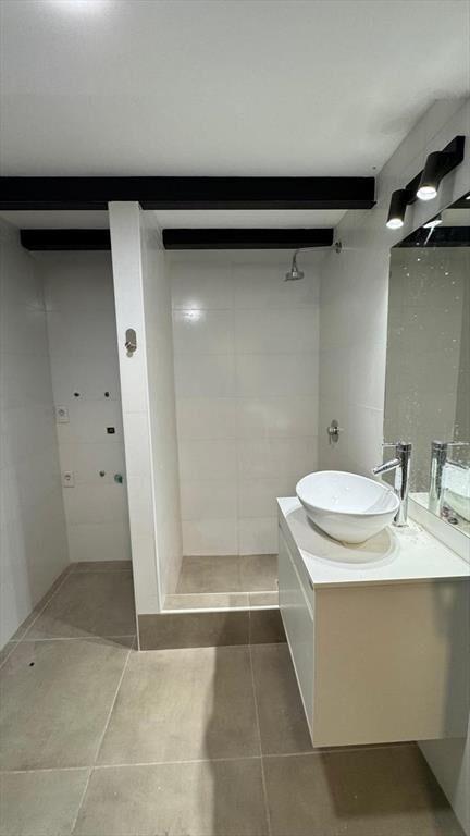 Excelente loft en ciudad vieja por peatonal Sarandí.