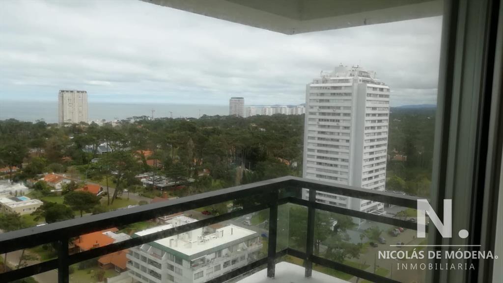 Venta de Apartamento 3 dormitorios. en Jardines del Country