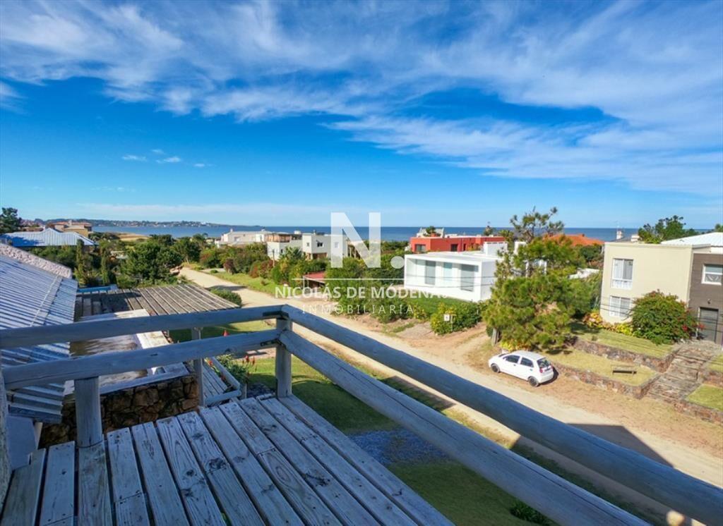 En venta casa de 3 dormitorios en Tio Tom, Punta Ballena.