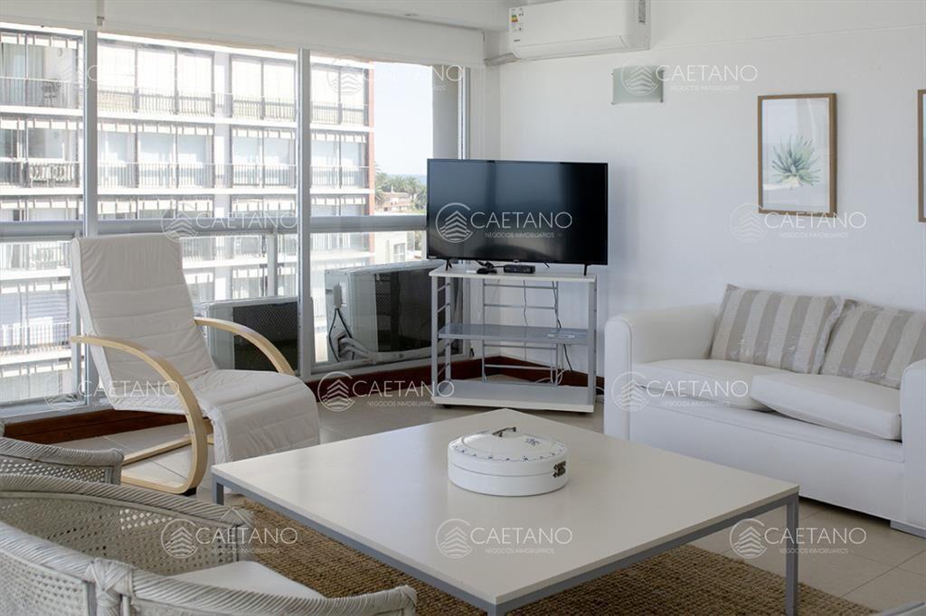 Apartamento de 2 dormitorios con vista al mar en venta en P