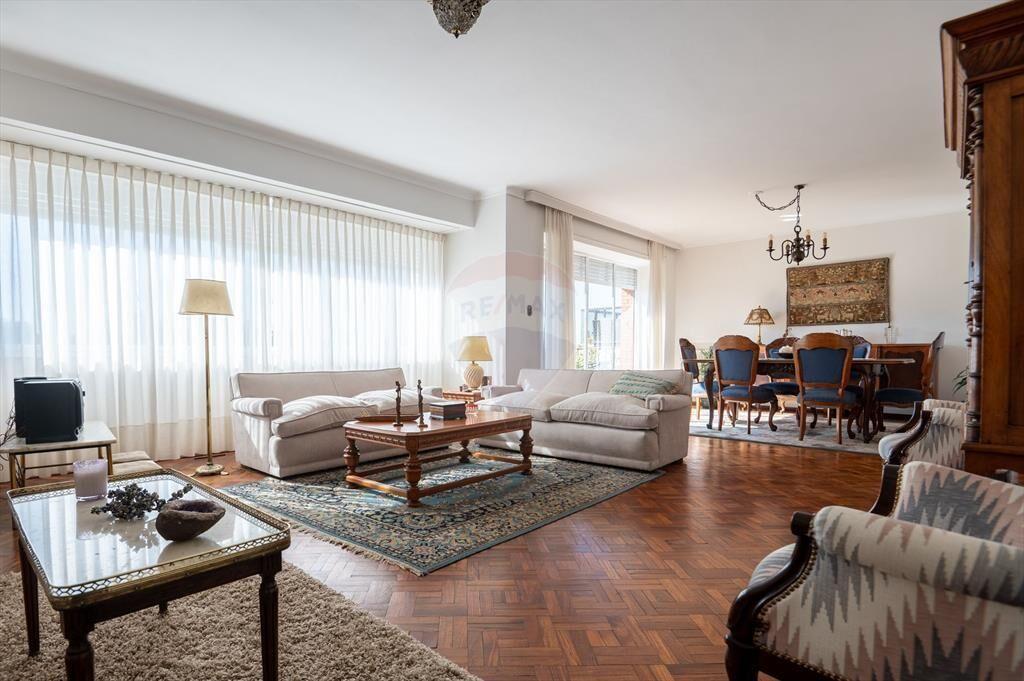 VENTA apartamento VILLA BIARRITZ, 3 dorm. serv. gj