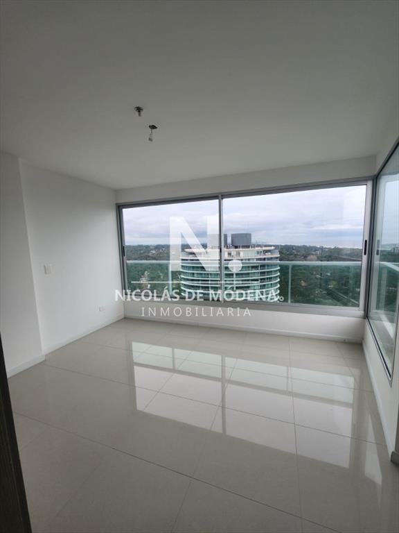 Apartamento de 3 dormitorios en Edificio Gala