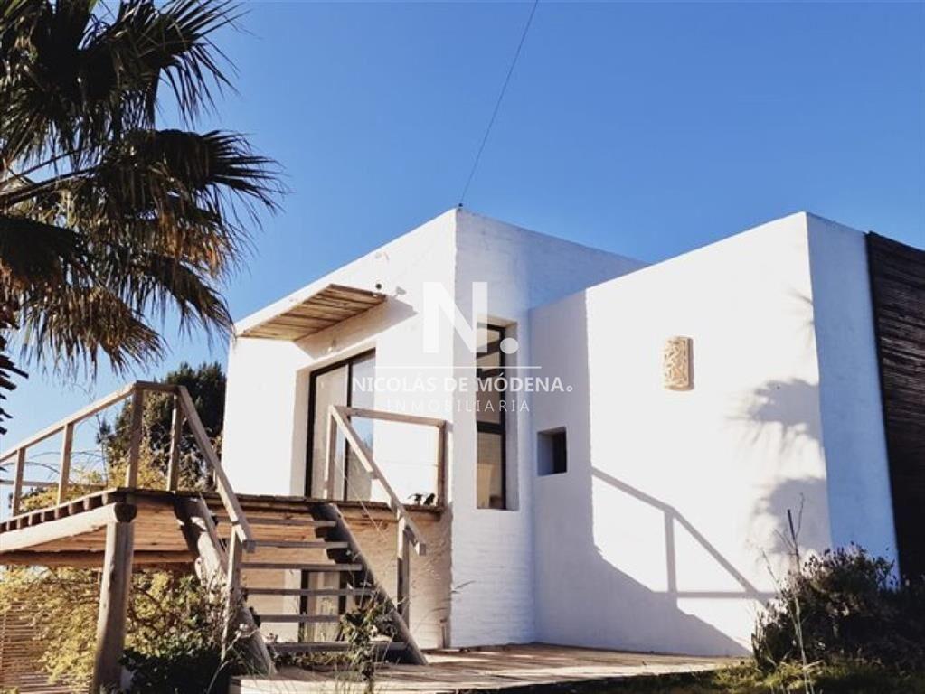 Vende casa en Arenas de Jose ignacio de 3 en con