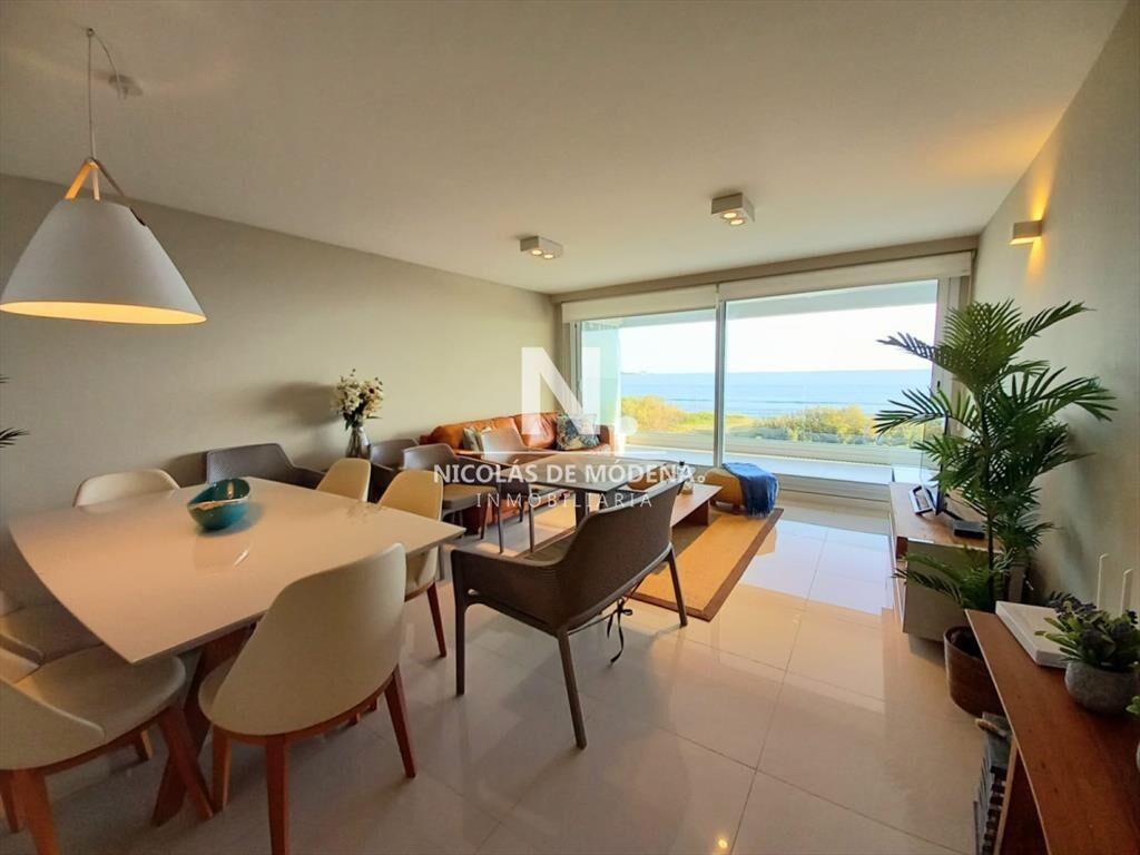 Apartamento Frente al Mar en Venta Dos y Servicio