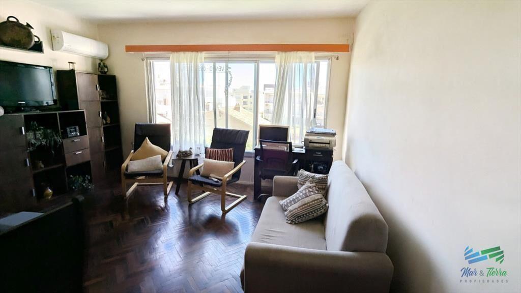 Venta apartamento un dormitorio con cochera en la