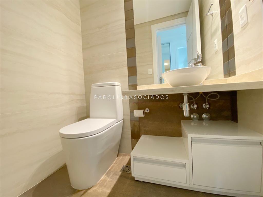 Apartamento de 3 dormitorios en venta en Miami